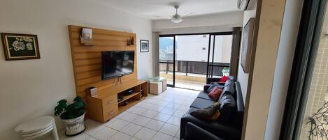 Fernseher, Stereoanlage