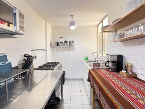 Fridge, microwave, oven, stovetop