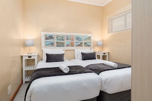 2 bedrooms, in-room safe, desk, iron/ironing board