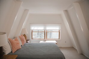 4 chambres, fer et planche à repasser, accès au Wi-Fi (inclus)