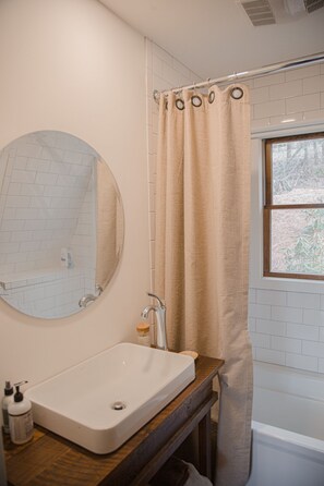 Hair dryer, towels, shampoo, toilet paper - Laurel Cottage: Mountain A-Frame w/ Wood Fireplace, Firepit | 6 Min to Downtown (Highlands)