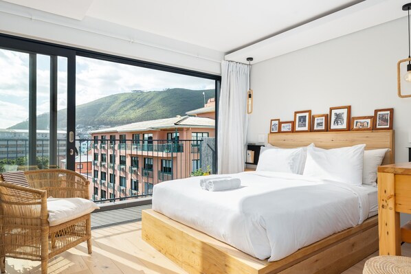 1 bedroom, in-room safe, desk, iron/ironing board