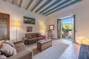 TV, fireplace - Es Tarongers de Bunyola, Serra de Tramuntana (Bunyola)