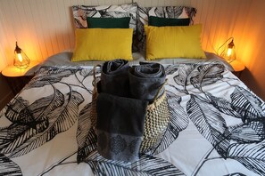 5 habitaciones, tabla de planchar con plancha y wifi gratis 