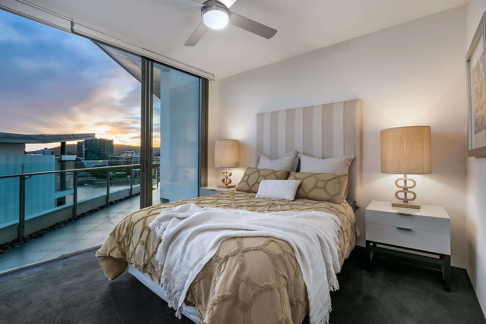 4 bedrooms, desk, iron/ironing board, free WiFi