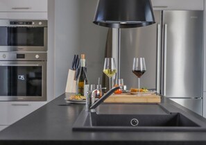 Frigorifero, microonde, forno, lavastoviglie