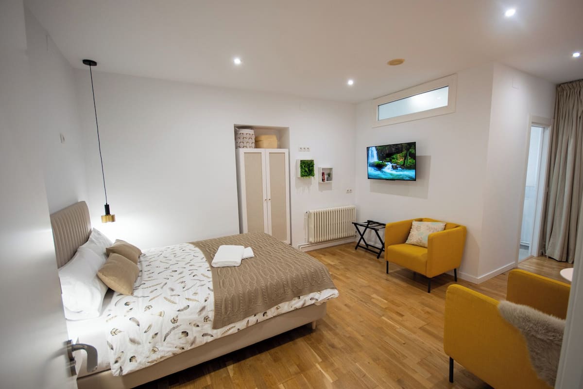 1 bedroom, individually decorated, individually furnished, free WiFi