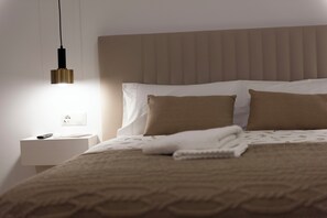 Superior Double Room | 1 bedroom, individually decorated, individually furnished, desk - El jardí de l'avet (Lleida)