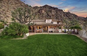 Exterior - Palm Springs 5BR Oasis-Pool,Spa,Hiking,Private,Pet Friendly,Mountain Views,BBQ (Palm Springs)