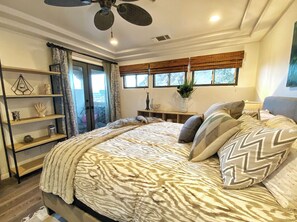 5 bedrooms, desk, iron/ironing board, WiFi - Palm Springs 5BR Oasis-Pool,Spa,Hiking,Private,Pet Friendly,Mountain Views,BBQ (Palm Springs)