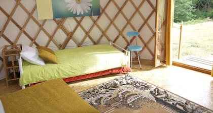 Calm and cocooning, the Marguerite yurt