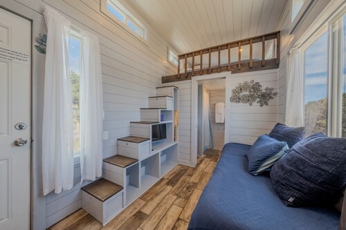 Hilltop Tiny Home (Panguitch Utah)  