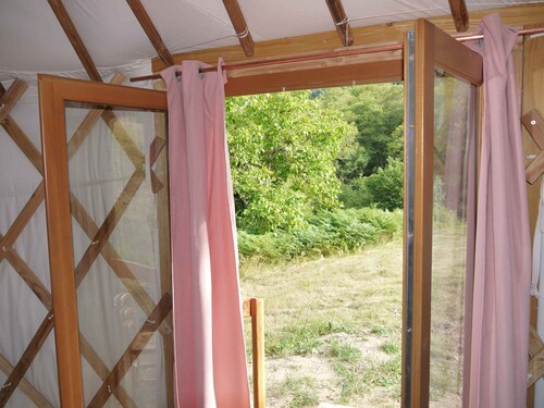 Calm and cocooning, the Fuschia Yurt