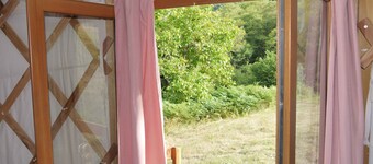 Calm and cocooning, the Fuschia Yurt
