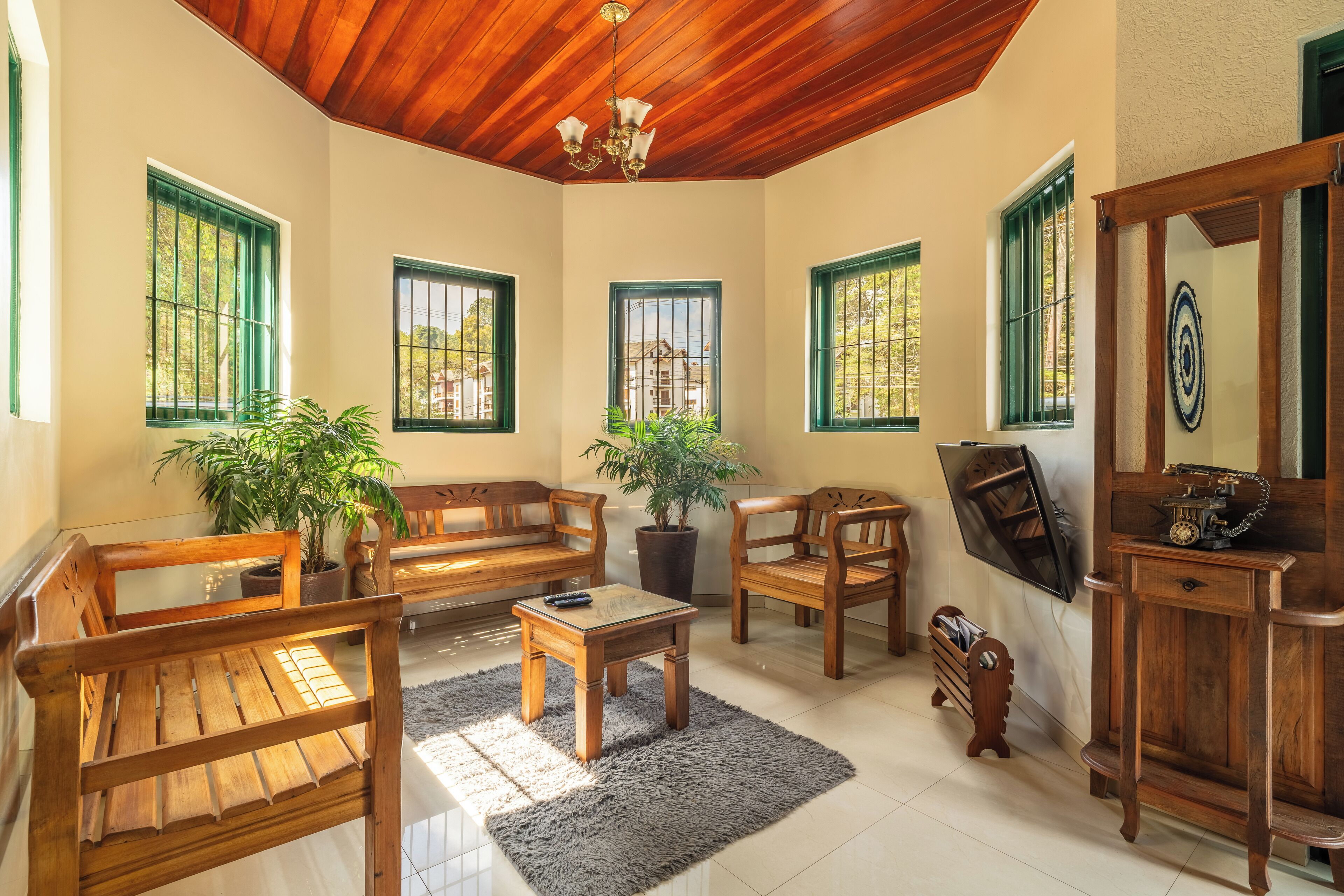 Televisión de pantalla plana de 32 pulgadas con canales digitales