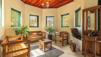 32-Zoll-Flachbildfernseher mit Digitalempfang, Fernseher