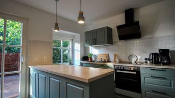 Kühlschrank, Ofen, Herdplatte, Geschirrspüler