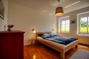 2 camere, culla da viaggio, Wi-Fi gratuito, lenzuola