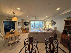 Smart TV, fireplace, DVD player, stereo