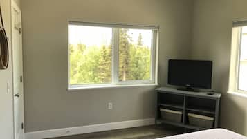 1 bedroom, travel crib, free WiFi, bed sheets