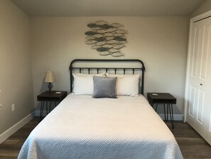1 Schlafzimmer, Reisekinderbett, kostenloses WLAN, Bettwäsche