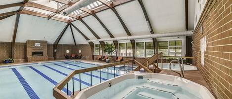 من حمّامات السباحة المغطاة، حمّام سباحة مُدفَّأ