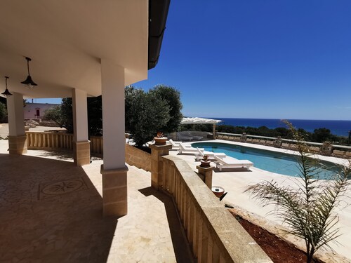 VILLA POESIA BLU swimming pool and Jacuzzi sea view up to 8 seats and 4000 sqm PARK