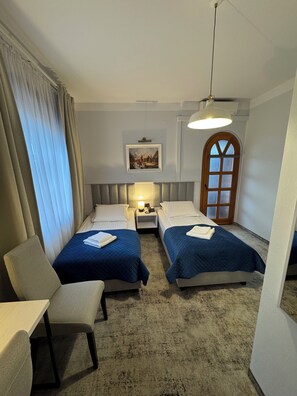 Premium bedding, down duvets, pillow-top beds, desk - Hotel Staropolski (Tomaszow Lubelski)