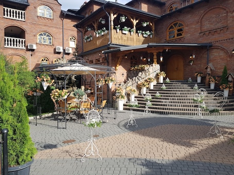 Exterior. Hotel Staropolski