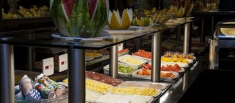 Americas Granada Hotel