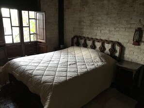 2 bedrooms, WiFi - Mountain house with wonderful views (Gonçalves)