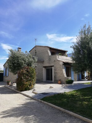 Exterior - Maison Provençale Spa Sauna and Pool (Mollégès)