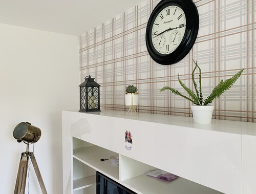 Atom Large 4/5 Bed House, Balcony, Sleeps 13, Free Parking, East London