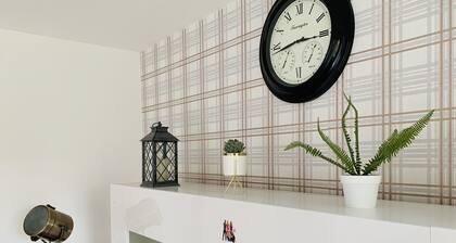 Atom Large 4/5 Bed House, Balcony, Sleeps 13, Free Parking, East London