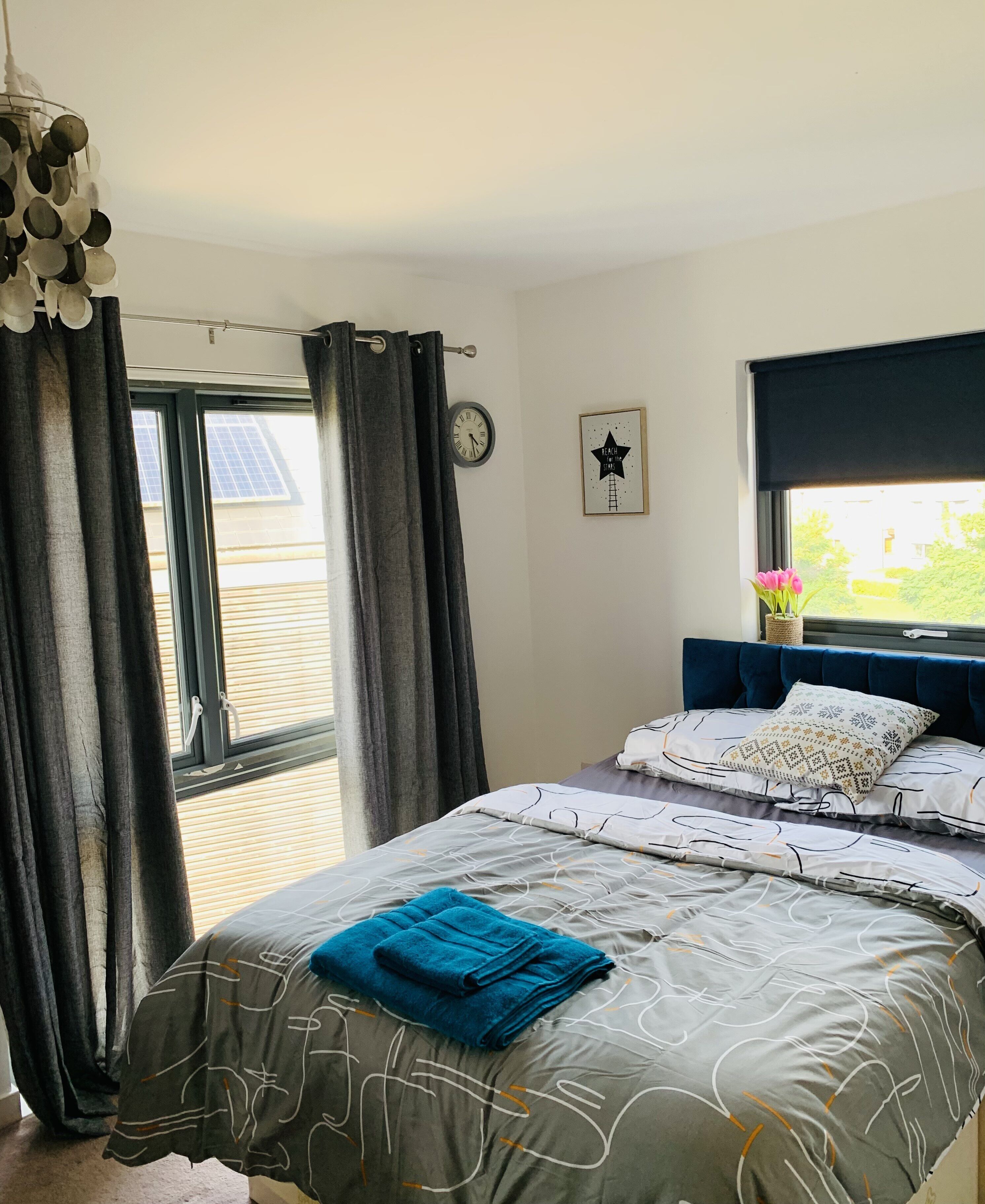 4 bedrooms, desk, iron/ironing board, travel crib