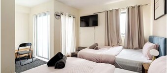 Atom Large 4/5 Bed House, Balcony, Sleeps 13, Free Parking, East London