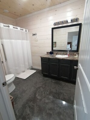 Shower, hair dryer, towels, soap - Knotty Squirrel Unit 6 King Suite with pullout sofa (Mountain View)