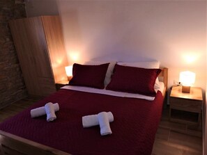 5 bedrooms, iron/ironing board, free WiFi, bed sheets - Juniper Stone Cottage (Benkovac)