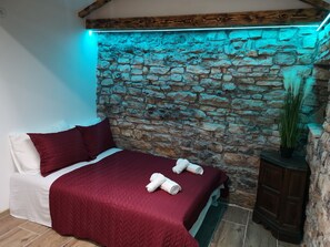 5 عدّة غرف نوم ومكواة/لوح كي وواي فاي مجانًا وملاءات أسرّة