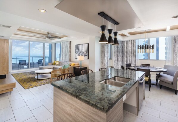 Interior - Wyndham Clearwater Oceanfront Presidential Condo, onsite Spa, across from Beach (Clearwater)