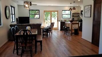 Smart TV, lettore DVD, videoteca