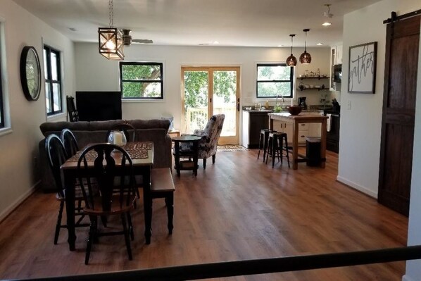 Älytelevisio, DVD-soitin, videokirjasto