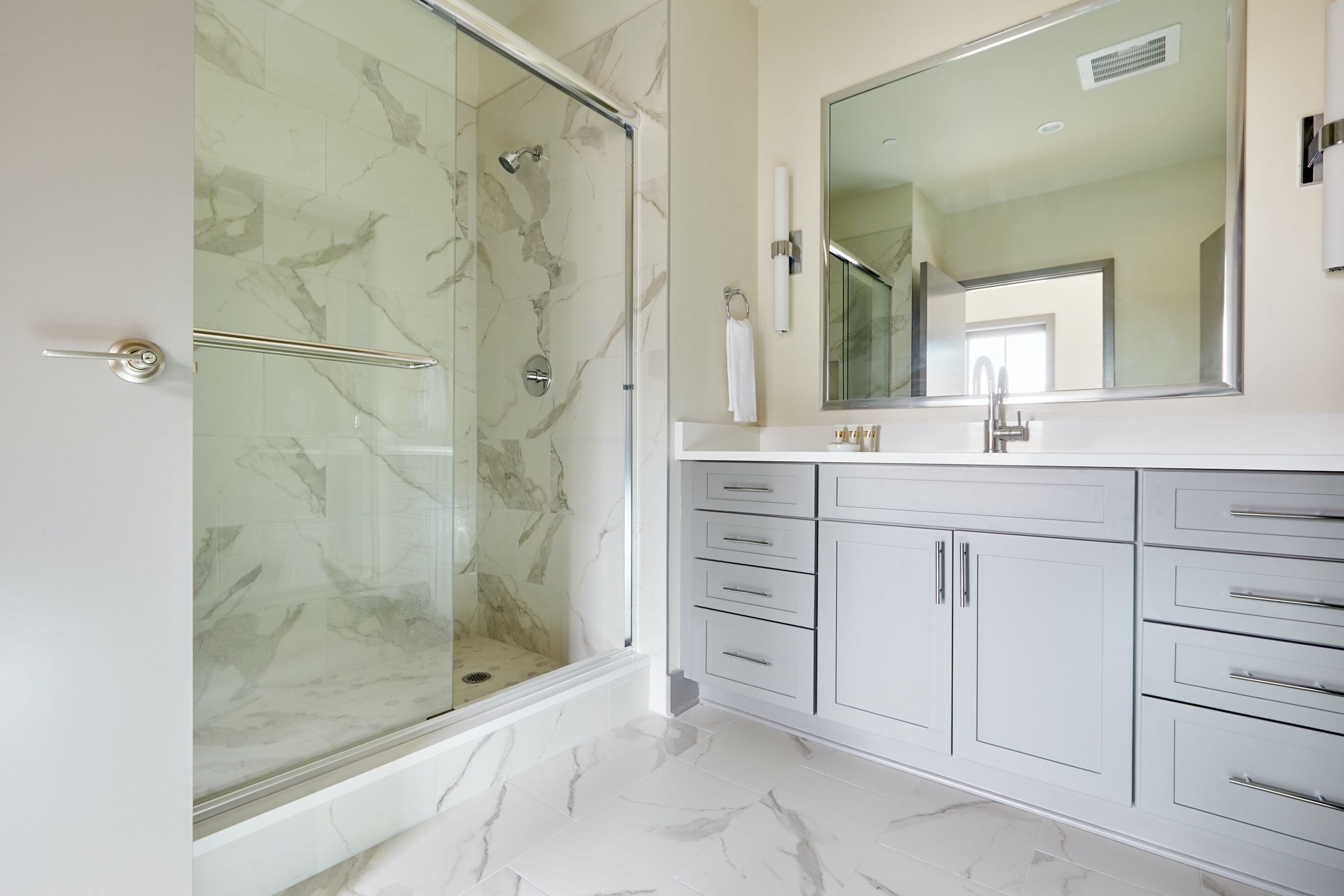 Photo - Sonder Ellis Square