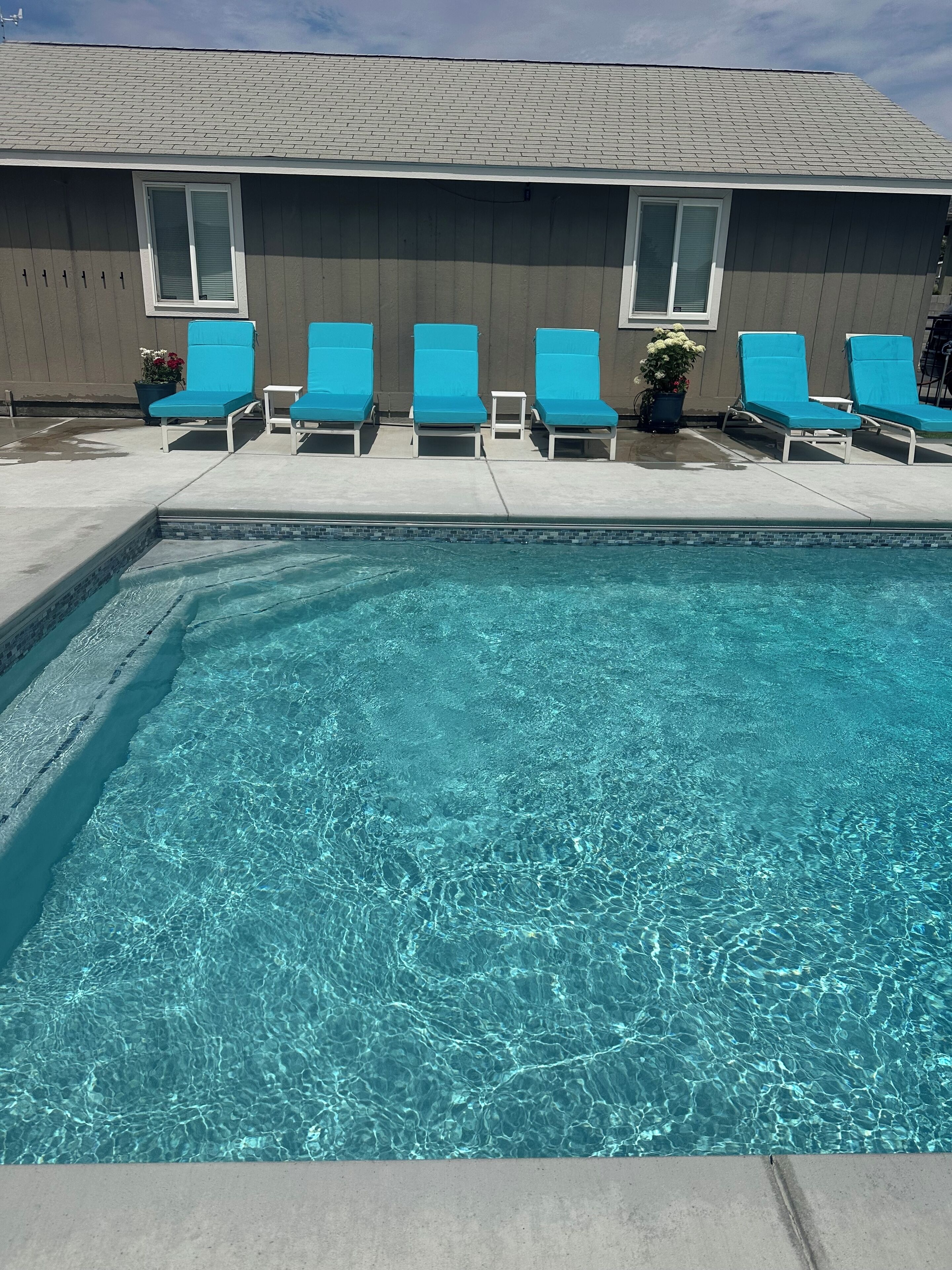 حمّام سباحة خارجي، حمّام سباحة مُدفَّأ