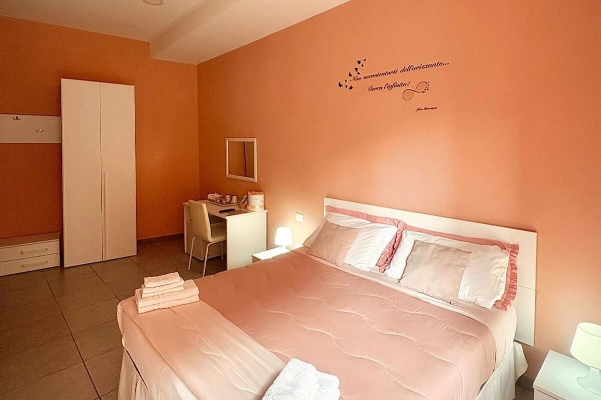 Chambre Confort | Minibar, bureau, espace de travail pour ordinateur portable