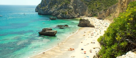 Perto da praia, areia branca 