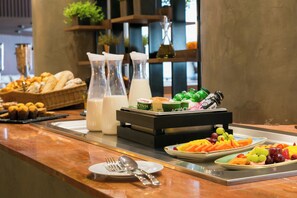 Desayuno buffet todos los días (con cargo) 