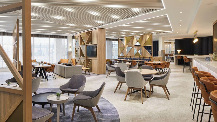 Courtyard by Marriott London City Airport