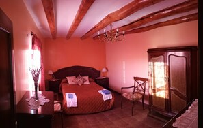 4 habitaciones, escritorio y wifi gratis 