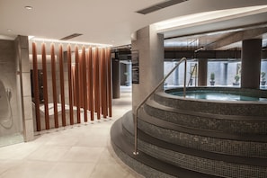 Sauna, Dampfbad, Massageanwendungen